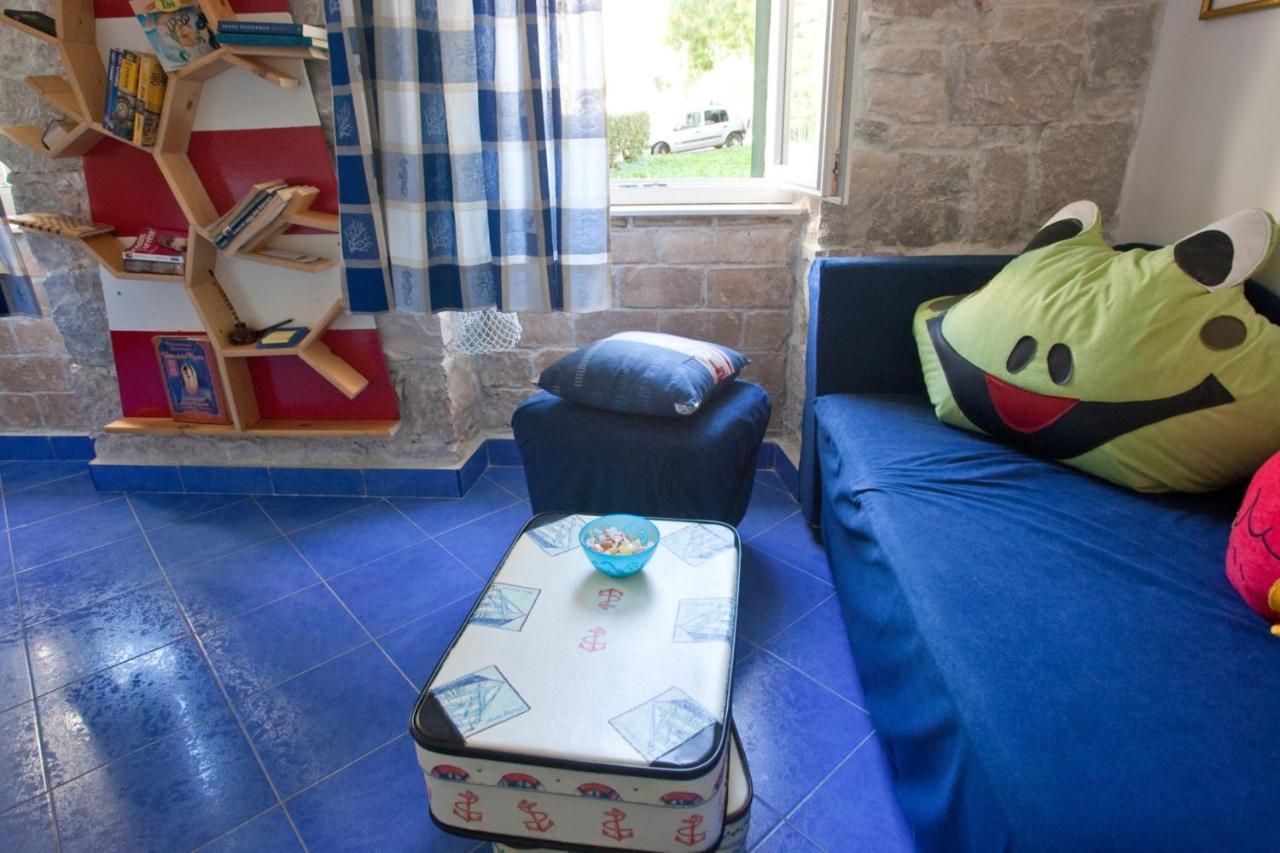 Studio Apartment Sretna Сплит Экстерьер фото